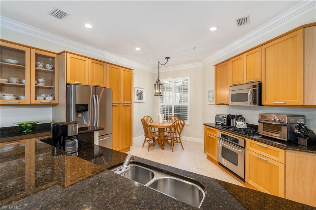 9259 Museo Cir 102 Property Photo 6