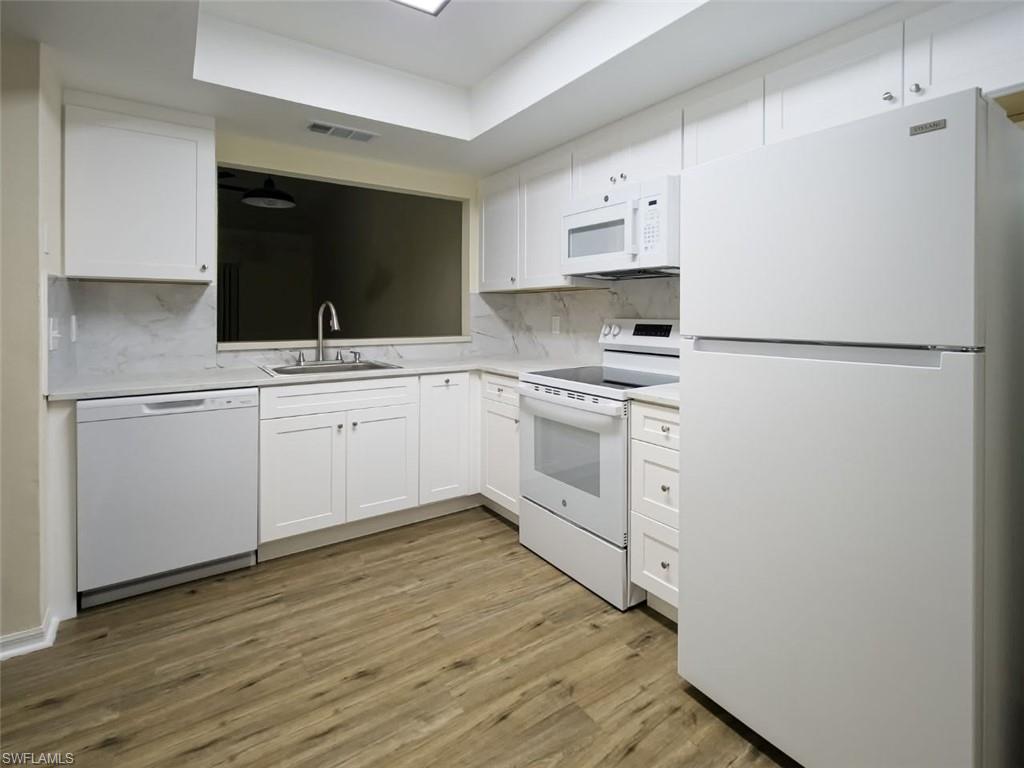 4209 Castlewood Dr Property Photo 4