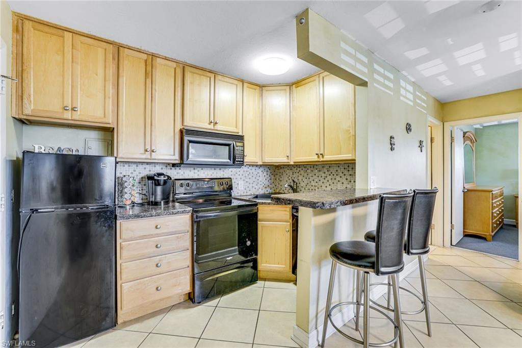 457 Tallwood St 406 Property Photo 4