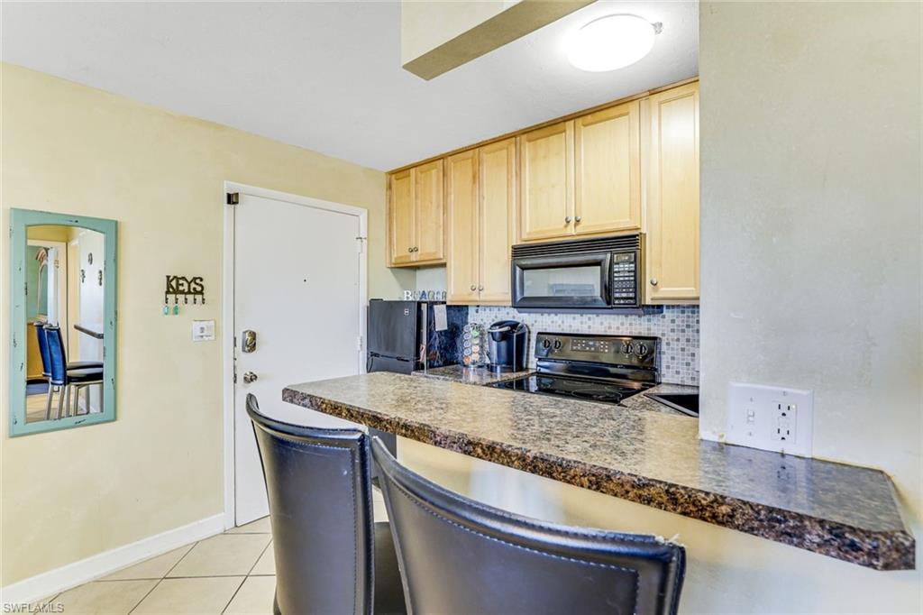 457 Tallwood St 406 Property Photo 8