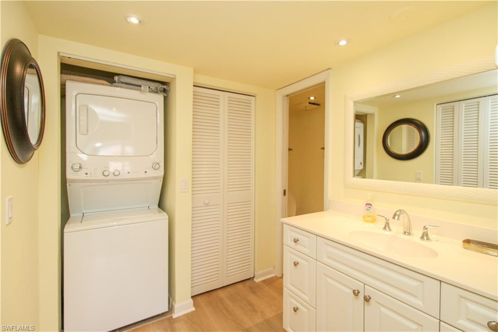 1020 Palm View Dr # C104 Property Photo 32