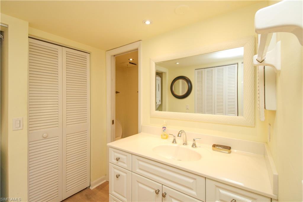 1020 Palm View Dr # C104 Property Photo 33