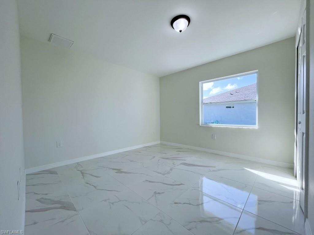 1133-1135 Ichabod Ave Property Photo 5