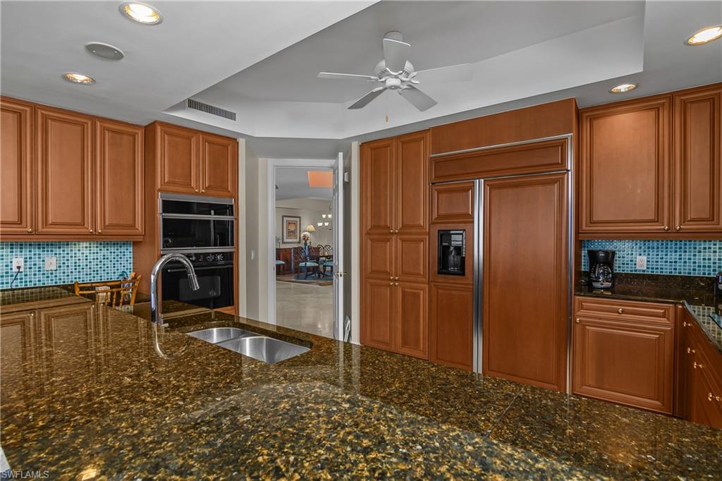 8787 Bay Colony Dr 906 Property Photo 12