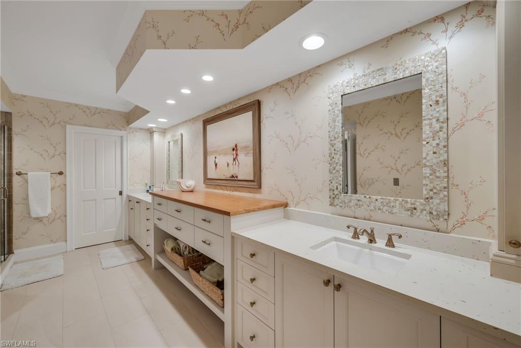 8171 Bay Colony Dr 403 Property Photo 12