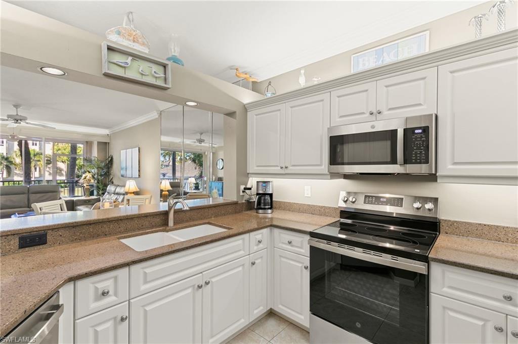 7670 Pebble Creek Cir 103 Property Photo 9