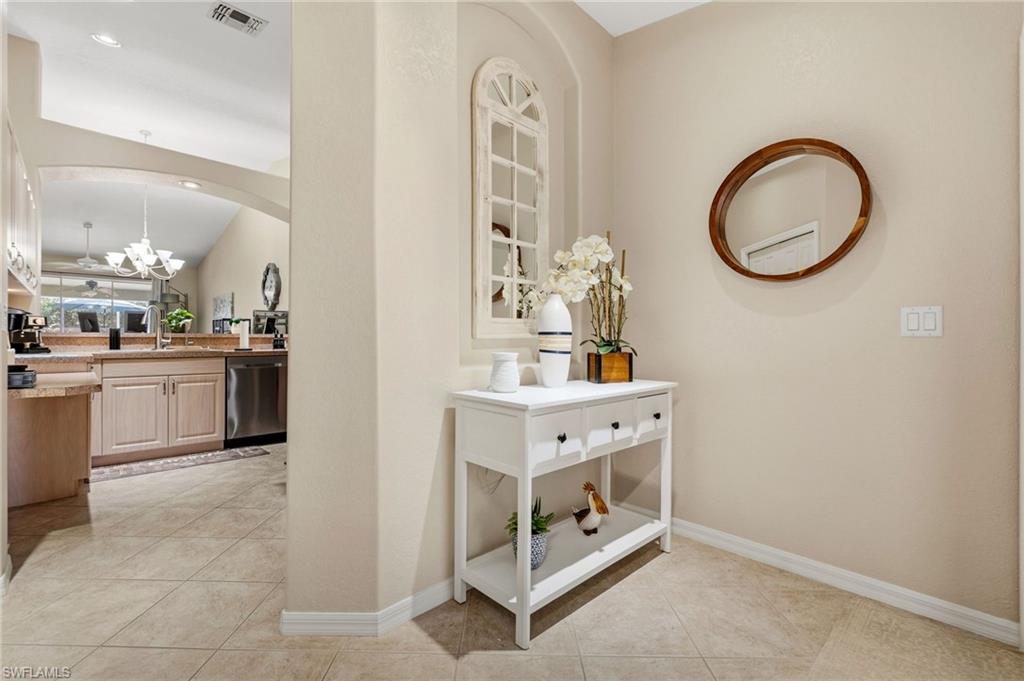 6242 Mandalay Cir 55 Property Photo 2