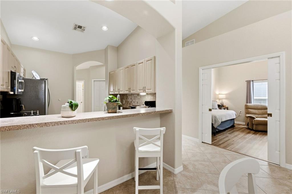 6242 Mandalay Cir 55 Property Photo 5
