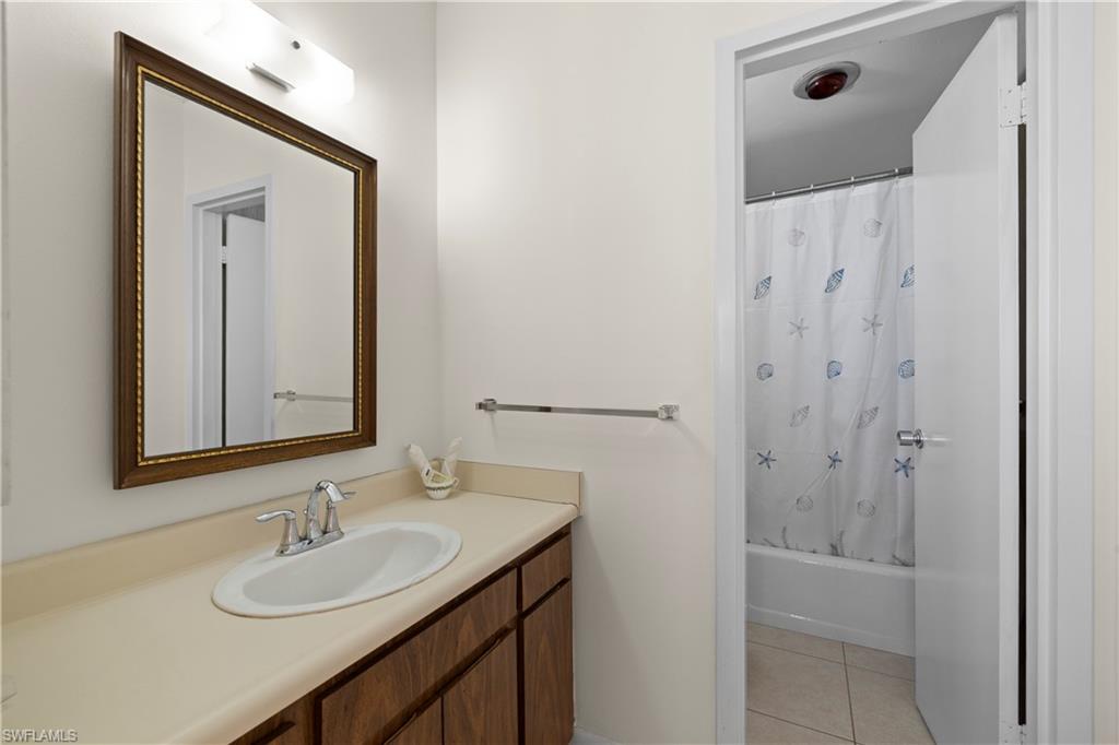 140 Seaview Ct 1704s Property Photo 13