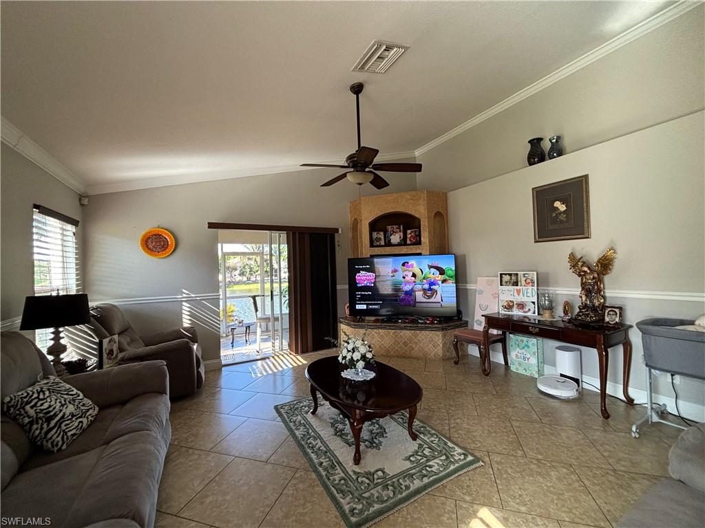 1243 Madison Ct Property Photo 12
