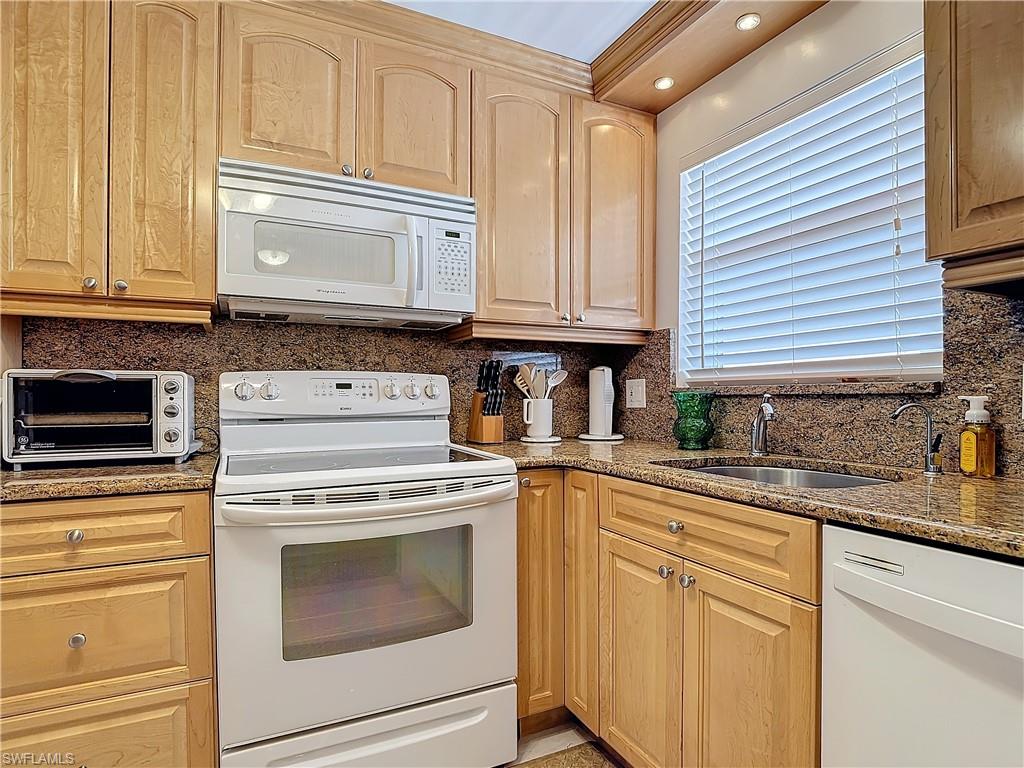 170 Turtle Lake Ct 211 Property Photo 4