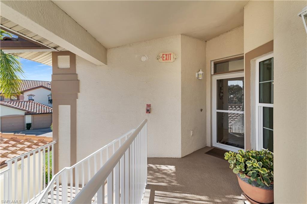162 Newport Dr 1207 Property Photo 4
