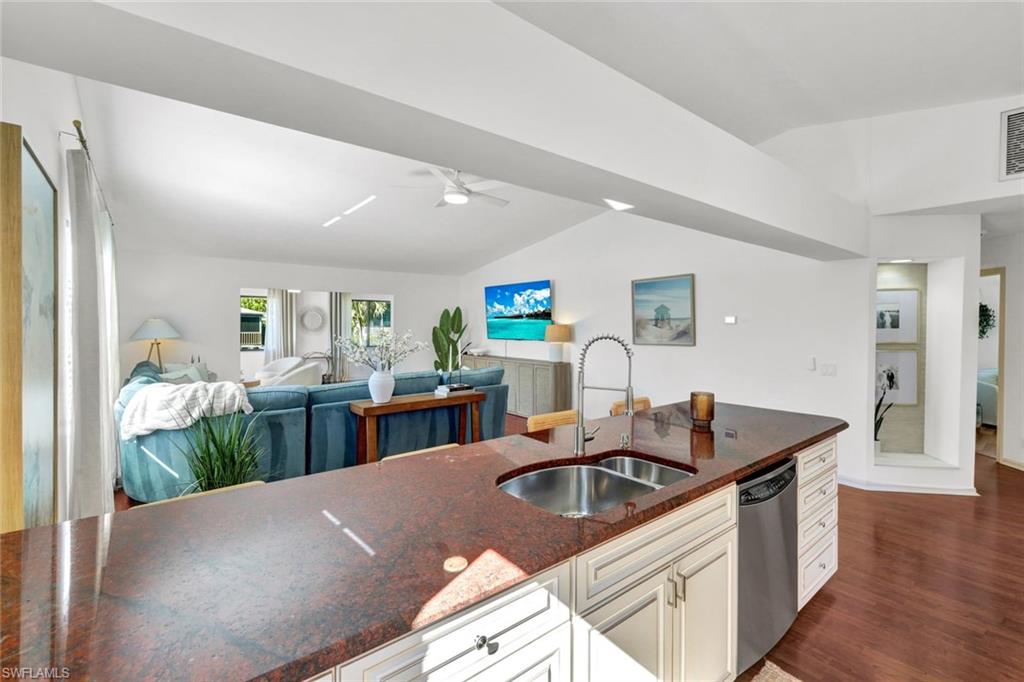 1285 Grand Canal Dr Property Photo 10