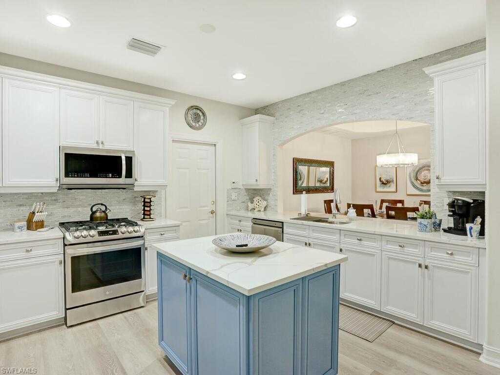 2847 Tiburon Blvd E 8-101 Property Photo 14