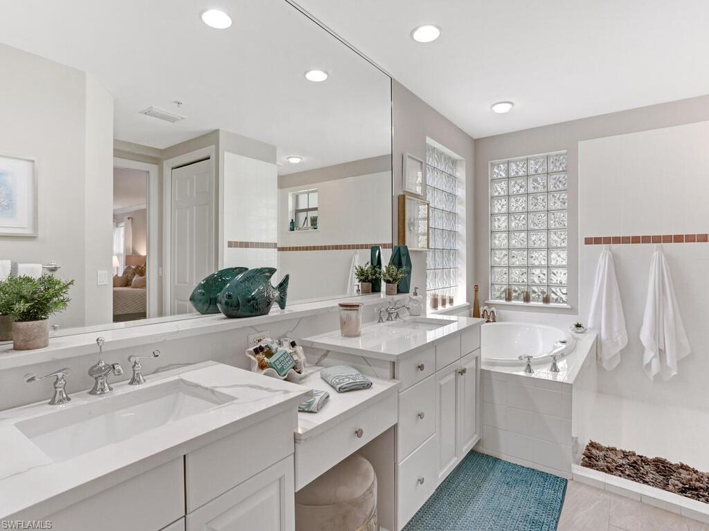 2847 Tiburon Blvd E 8-101 Property Photo 25