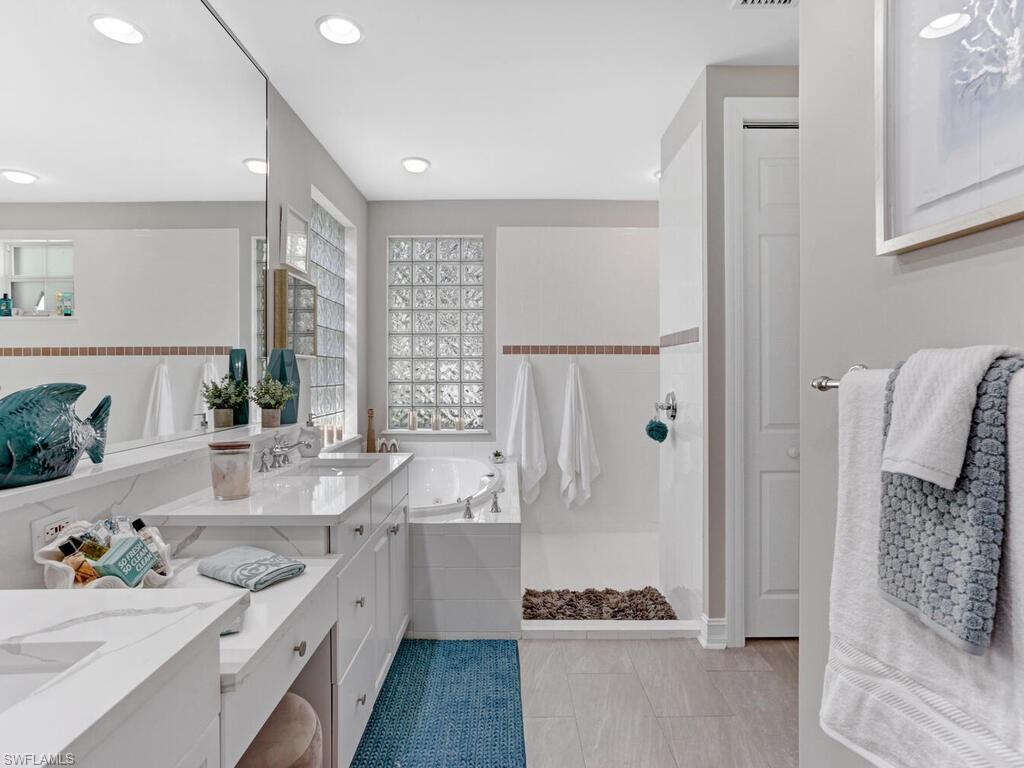 2847 Tiburon Blvd E 8-101 Property Photo 26