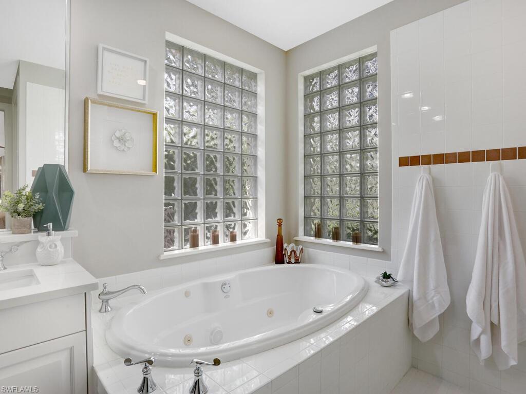 2847 Tiburon Blvd E 8-101 Property Photo 27