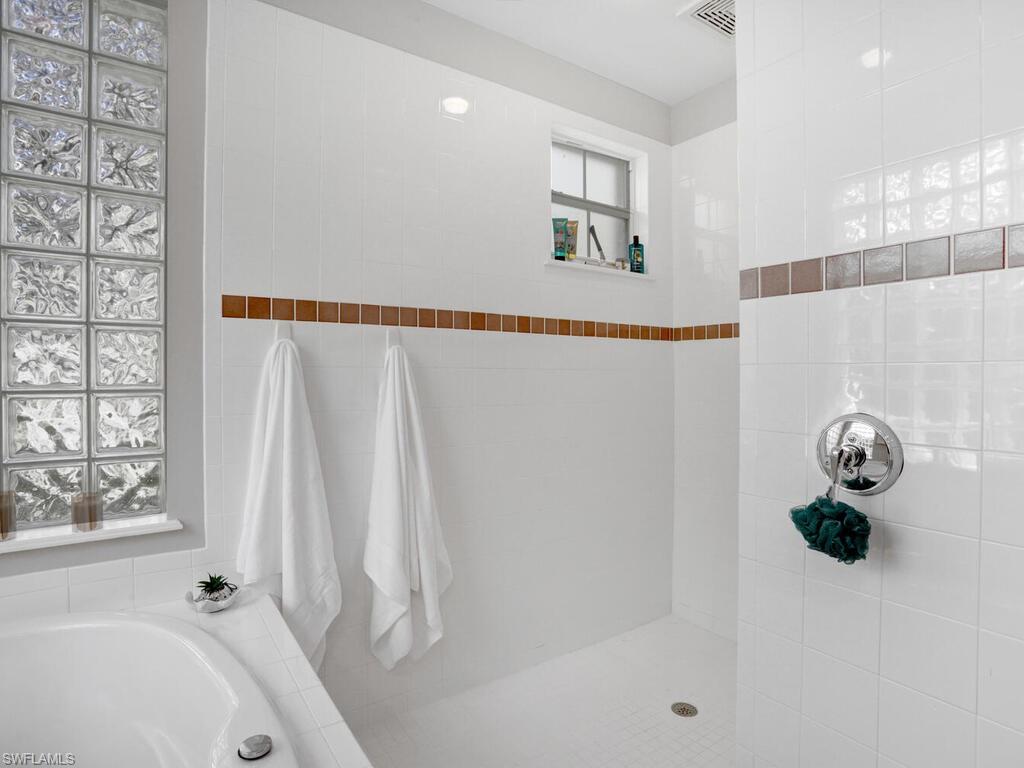 2847 Tiburon Blvd E 8-101 Property Photo 28