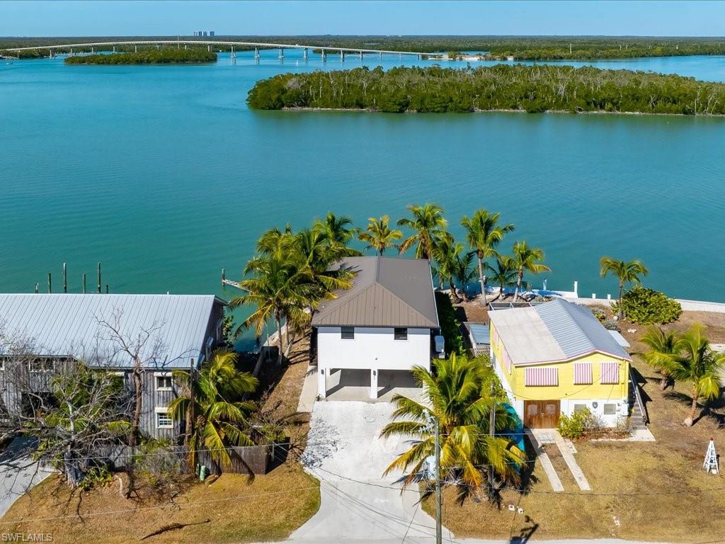 232 Harbor Pl N Property Photo 3