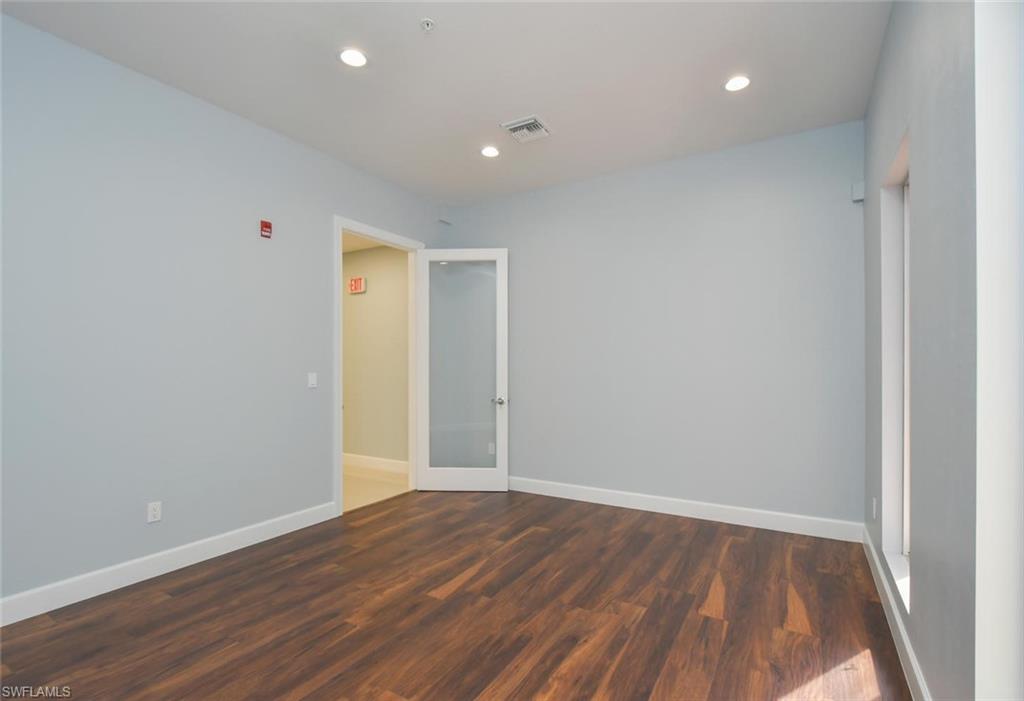 2401 First St Suite 260 Property Photo 3