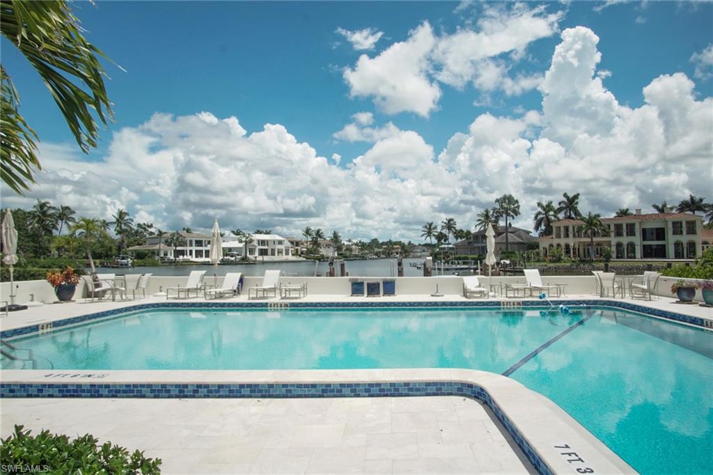 1900 Gulf Shore Blvd N 303 Property Photo 25