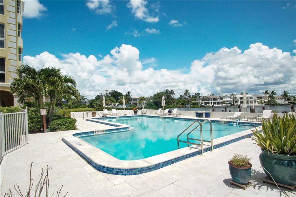 1900 Gulf Shore Blvd N 303 Property Photo 26