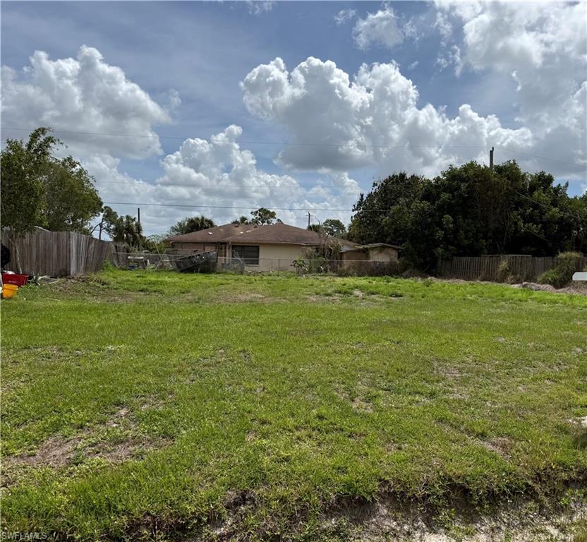 Xx Venetia Ave Property Photo 3