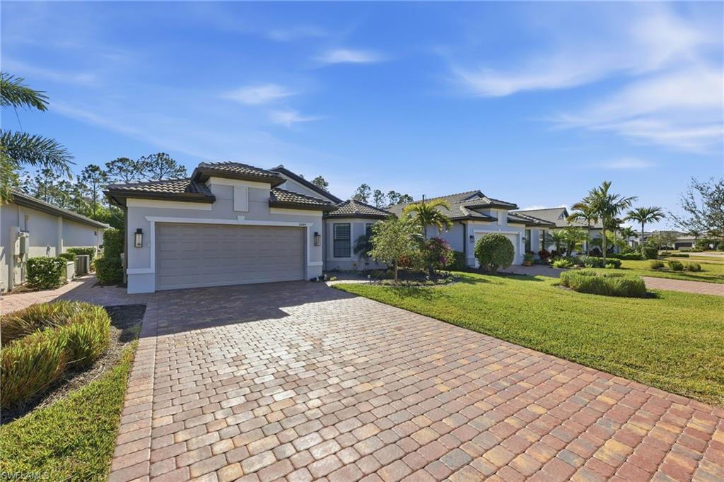 6844 Winding Cypress Dr Property Photo 3