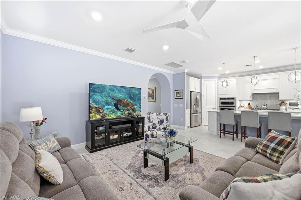 6844 Winding Cypress Dr Property Photo 8