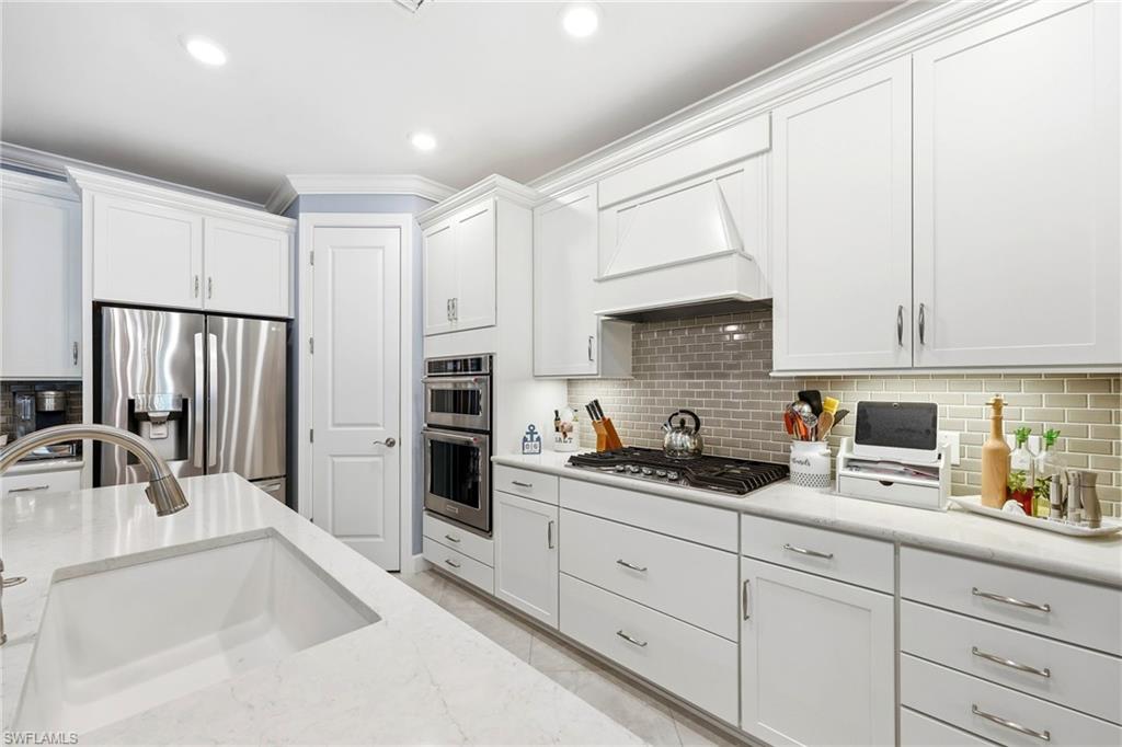 6844 Winding Cypress Dr Property Photo 13