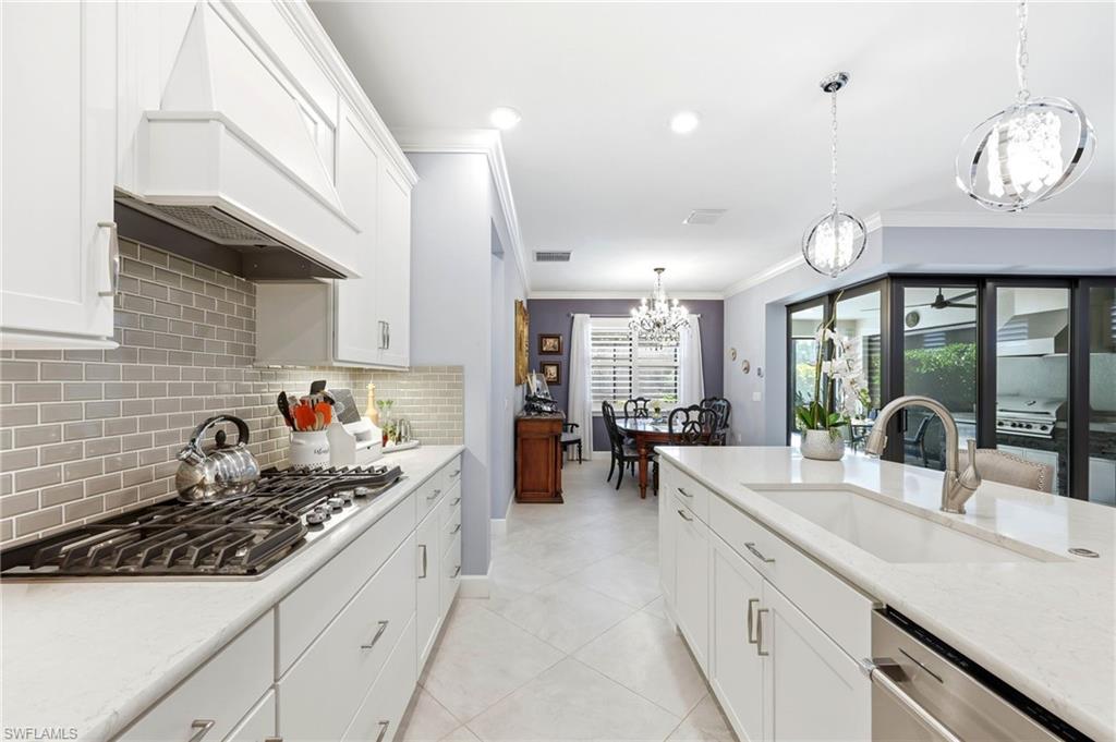 6844 Winding Cypress Dr Property Photo 14