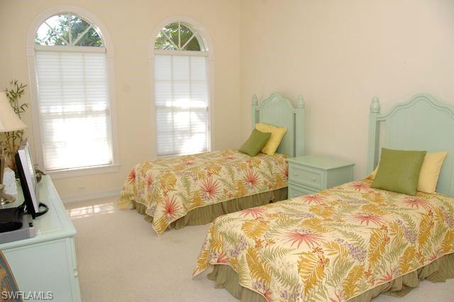 590 Lake Dr Property Photo 4