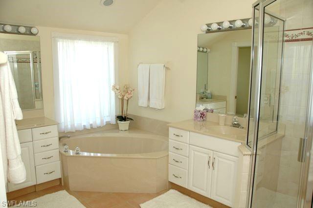 590 Lake Dr Property Photo 11