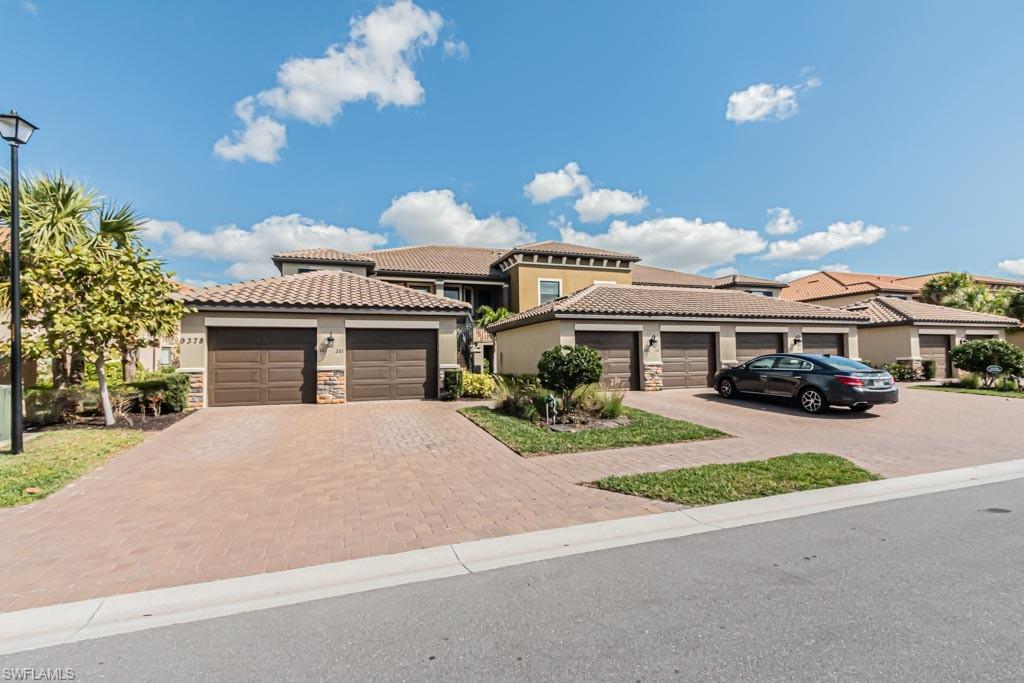 9378 Pocida Ct # 202 Property Photo 3