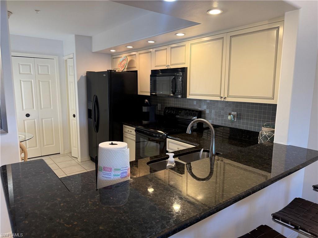 13070 Amberley Ct 902 Property Photo 5