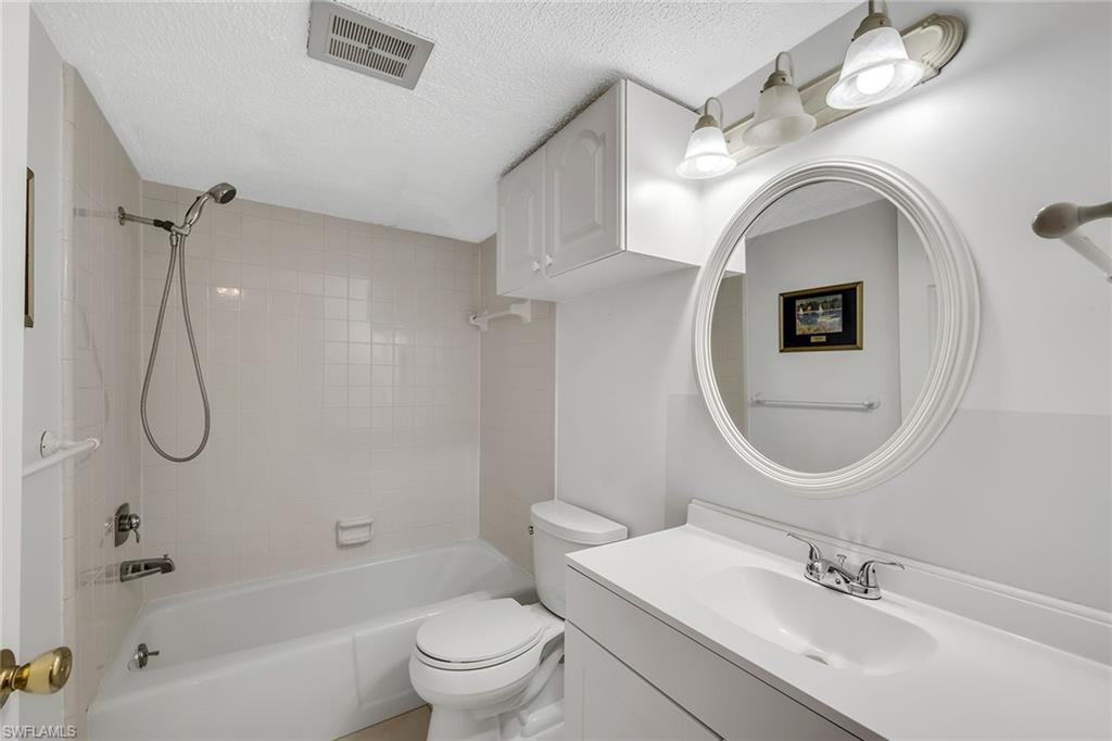 200 Valley Stream Dr 3b Property Photo 22