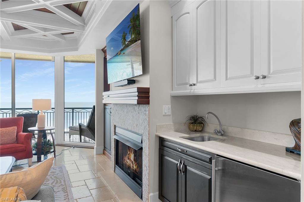 940 Cape Marco Dr 602 Property Photo 8