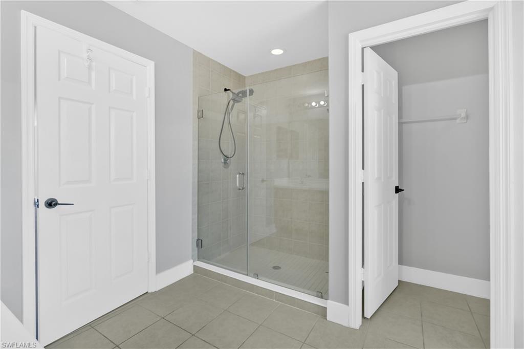 2822 Inlet Cove Ln W Property Photo 12