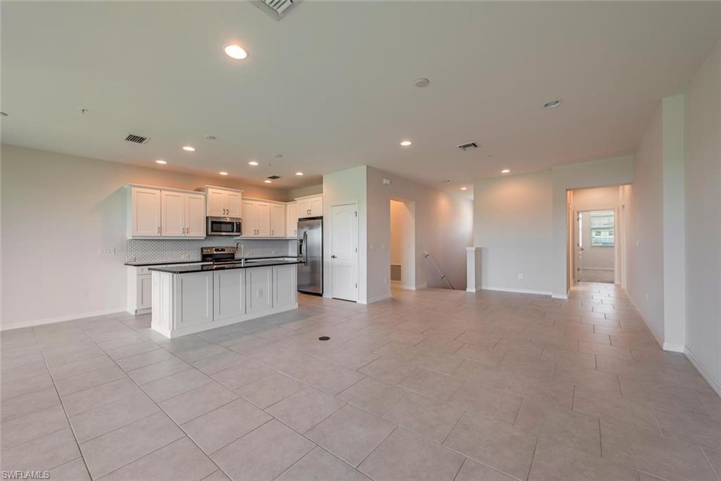 6972 Avalon Cir 1007 Property Photo 3