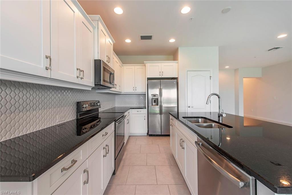 6972 Avalon Cir 1007 Property Photo 5