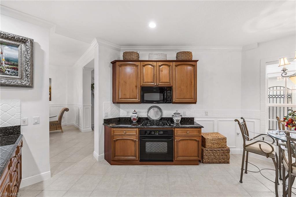 9255 Museo Cir # 103 Property Photo 11