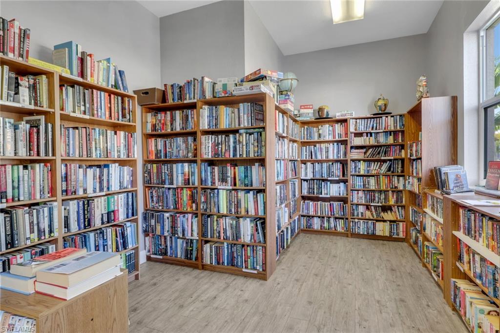 14801 Park Lake Dr 104 Property Photo 37