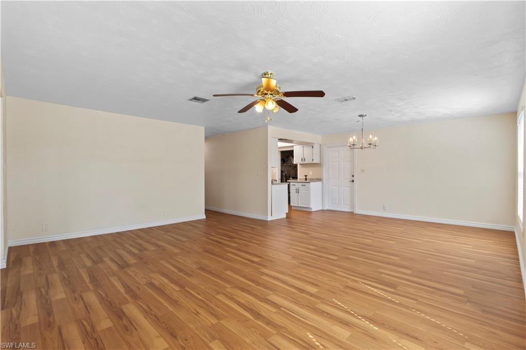 579 13th St N Property Photo 17