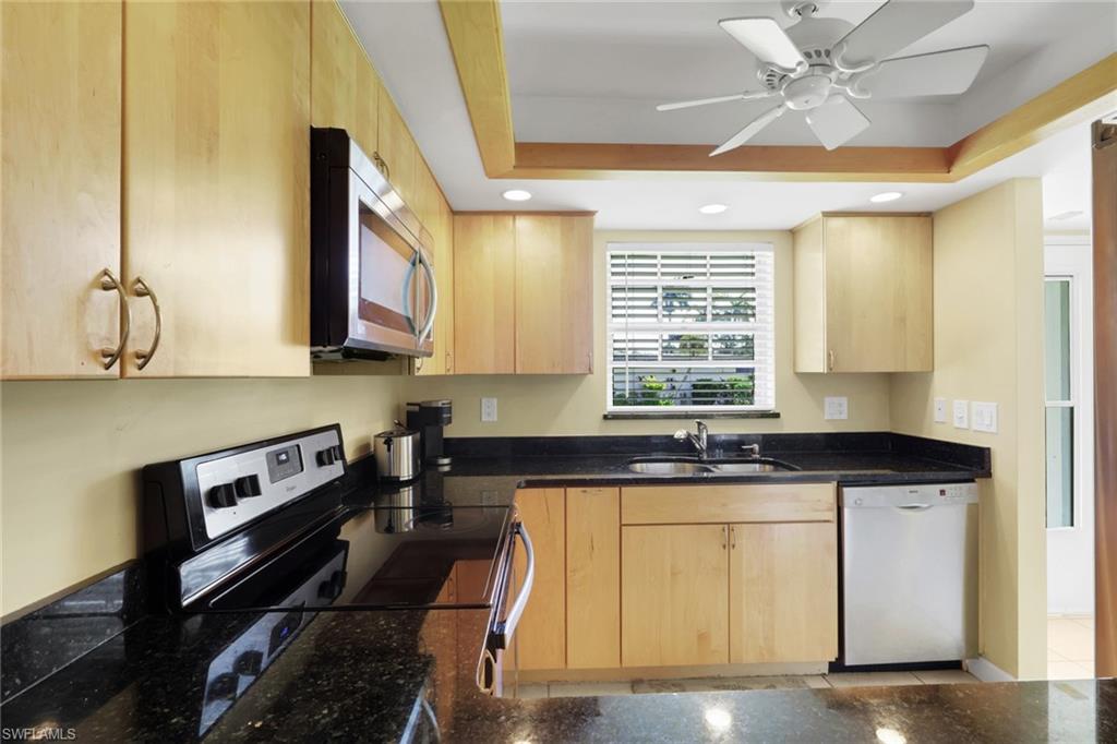 315 Saint Andrews Blvd C5 Property Photo 6