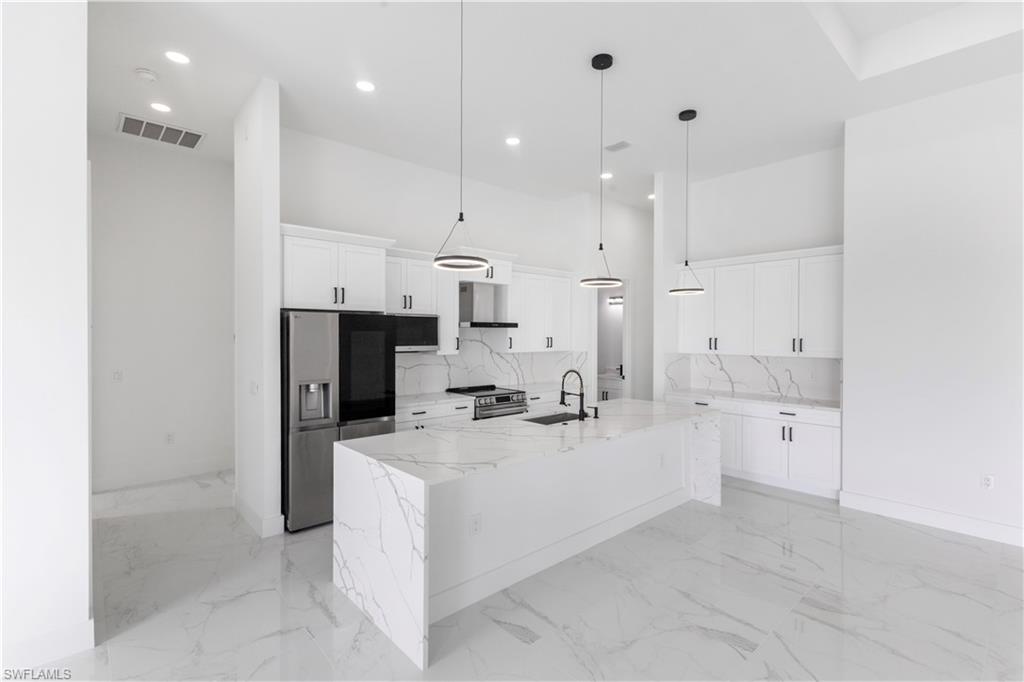 226006686 Property Photo 11