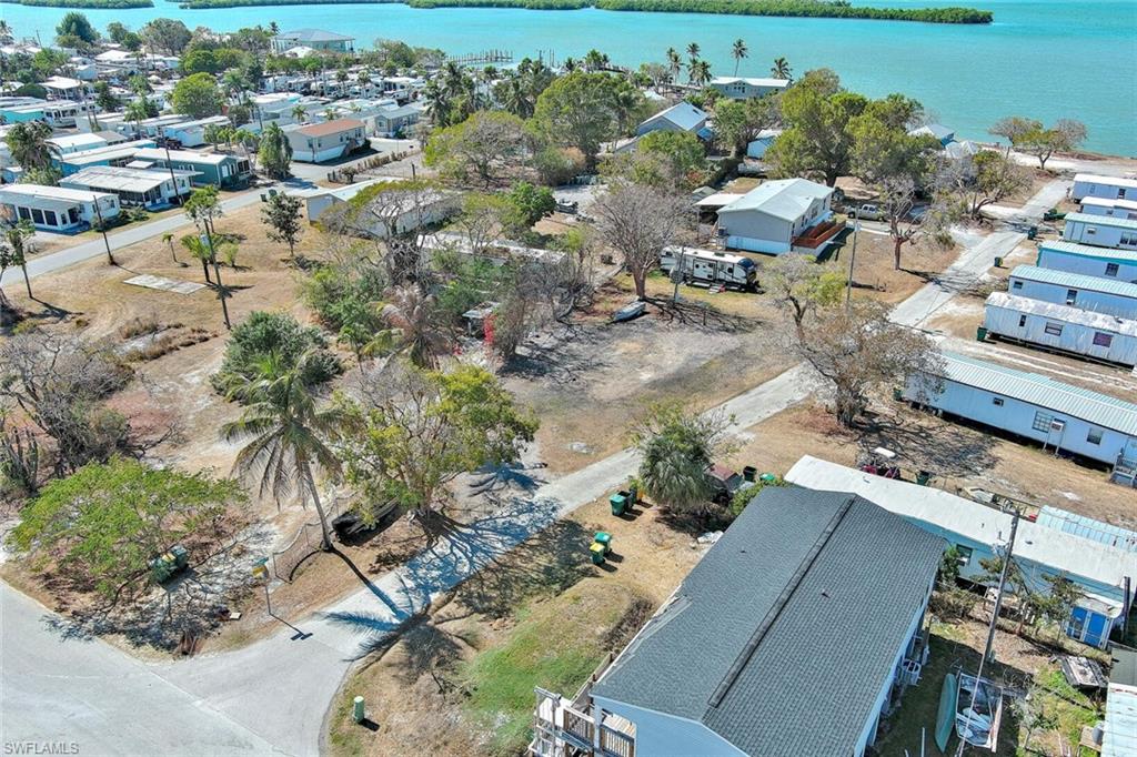 1160 Rewis Dr Property Photo 3
