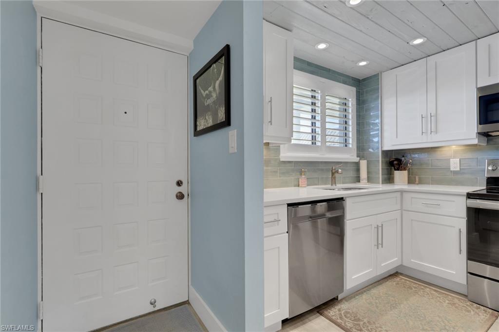 2121 Collier Ave 508 Property Photo 2