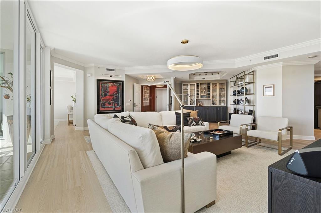 445 Cove Tower Dr 1001 Property Photo 6