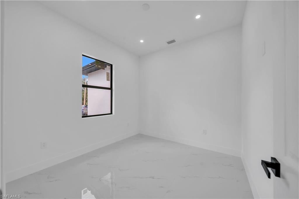3011 14th St W Property Photo 29