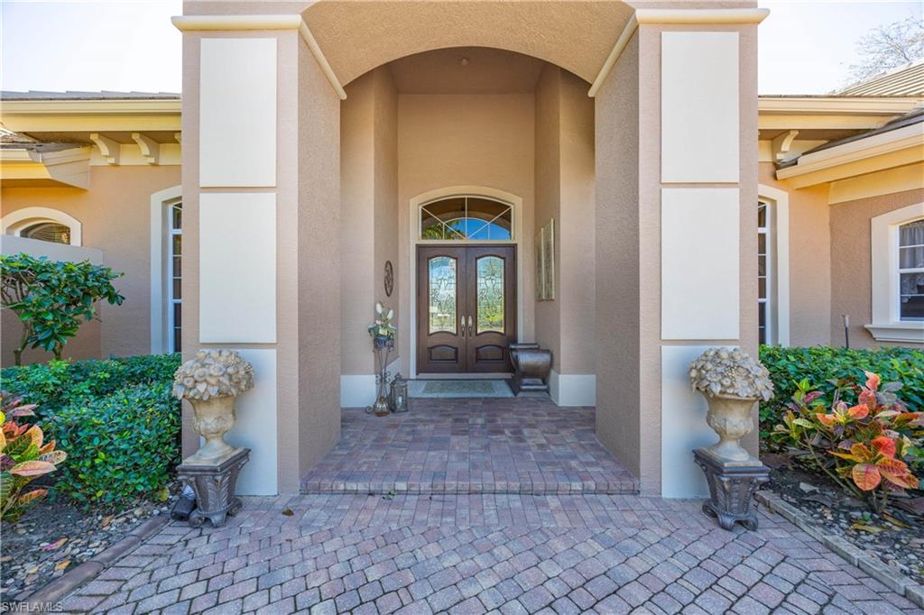 1687 Persimmon Dr Property Photo 4